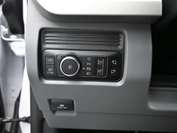 Ford Super Duty F-350 SRW XLT 4WD Crew Cab 8' Box 2026