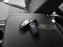 Ford Super Duty F-350 SRW XLT 4WD Crew Cab 8' Box 2026