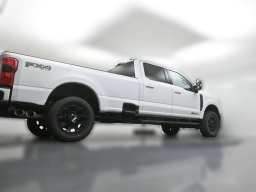 Ford Super Duty F-350 SRW XLT 4WD Crew Cab 8' Box 2026