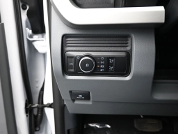 Ford Super Duty F-350 SRW XL 4WD Crew Cab 8' Box 2026