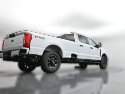 Ford Super Duty F-350 SRW XL 4WD Crew Cab 8' Box 2026