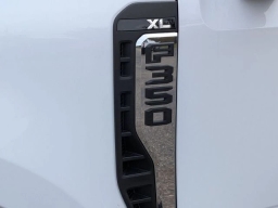 Ford Super Duty F-350 SRW XL 4WD Crew Cab 8' Box 2026