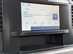 Ford Super Duty F-350 SRW XL 4WD Crew Cab 8' Box 2026