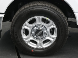 Ford Super Duty F-350 SRW XLT 2WD SuperCab 8' Box 2026