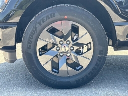 Ford F-150 STX 2WD SuperCrew 5.5' Box 2025