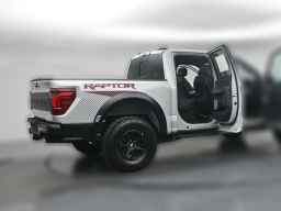 Ford F-150 Raptor 4WD SuperCrew 5.5' Box 2026