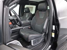 Ford F-150 Raptor 4WD SuperCrew 5.5' Box 2026