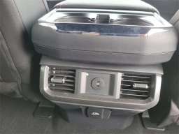 Ford F-150 LARIAT 4WD SuperCrew 5.5' Box 2025