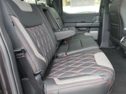 Ford F-150 LARIAT 4WD SuperCrew 5.5' Box 2025