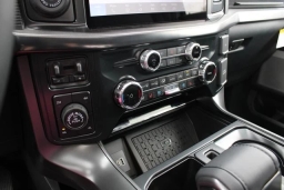 Ford F-150 LARIAT 4WD SuperCrew 5.5' Box 2026