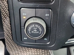 Ford F-150 LARIAT 4WD SuperCrew 5.5' Box 2025