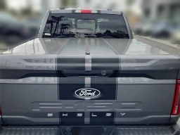 Ford F-150 LARIAT 4WD SuperCrew 5.5' Box 2025