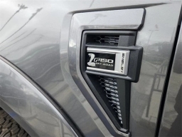 Ford F-150 LARIAT 4WD SuperCrew 5.5' Box 2025