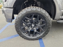 Ford F-150 LARIAT 4WD SuperCrew 5.5' Box 2025