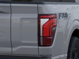 Ford F-150 LARIAT 4WD SuperCrew 5.5' Box 2026