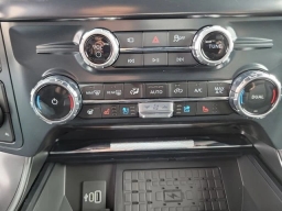 Ford F-150 LARIAT 4WD SuperCrew 5.5' Box 2025