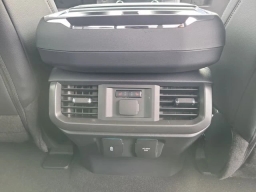 Ford F-150 LARIAT 4WD SuperCrew 5.5' Box 2025