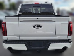 Ford F-150 LARIAT 4WD SuperCrew 5.5' Box 2025