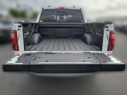 Ford F-150 LARIAT 4WD SuperCrew 5.5' Box 2025