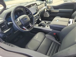 Ford F-150 Platinum 4WD SuperCrew 5.5' Box 2026