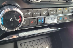 Ford F-150 Platinum 4WD SuperCrew 5.5' Box 2026