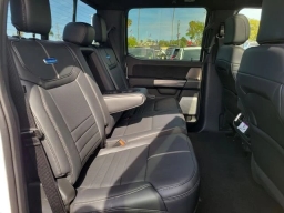 Ford F-150 Platinum 4WD SuperCrew 5.5' Box 2026