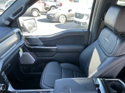 Ford F-150 Platinum 4WD SuperCrew 5.5' Box 2026