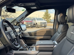 Ford F-150 Platinum 4WD SuperCrew 5.5' Box 2026