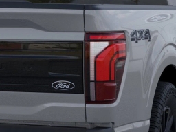 Ford F-150 Platinum 4WD SuperCrew 5.5' Box 2026
