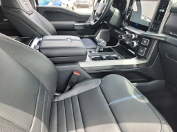 Ford F-150 Platinum 4WD SuperCrew 5.5' Box 2025