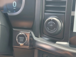 Ford F-150 Platinum 4WD SuperCrew 5.5' Box 2025