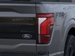 Ford F-150 Platinum 4WD SuperCrew 5.5' Box 2026