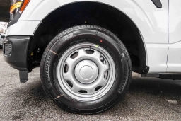 Ford F-150 XL 2WD Reg Cab 8' Box 2026