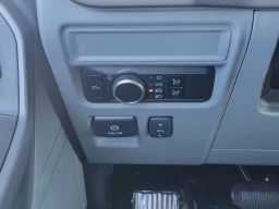 Ford F-150 Lightning XLT 4WD SuperCrew 5.5' Box 2025