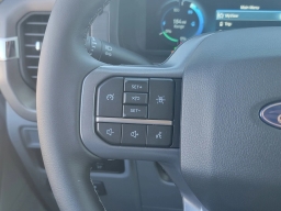 Ford F-150 Lightning XLT 4WD SuperCrew 5.5' Box 2025