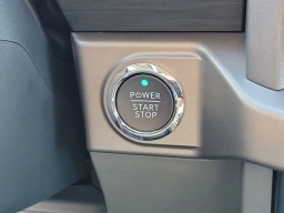 Ford F-150 Lightning XLT 4WD SuperCrew 5.5' Box 2025