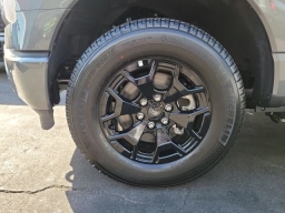 Ford F-150 Lightning XLT 4WD SuperCrew 5.5' Box 2025