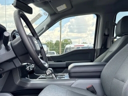 Ford F-150 Lightning XLT 4WD SuperCrew 5.5' Box 2025