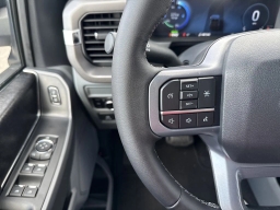 Ford F-150 Lightning XLT 4WD SuperCrew 5.5' Box 2025