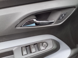 Chevrolet Bolt LT FWD 4dr 2027