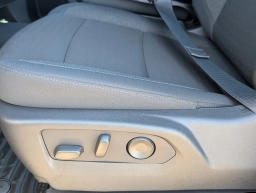 Chevrolet Silverado 1500 Custom 4WD Crew Cab 157" 2026