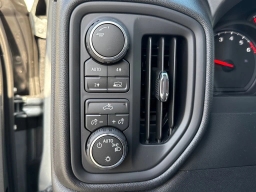 Chevrolet Silverado 1500 Custom 4WD Crew Cab 157" 2026