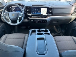 Chevrolet Silverado 1500 4WD Crew Cab 147" LT w/1LT 2026