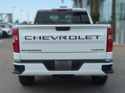 Chevrolet Silverado 1500 Custom 4WD Double Cab 147" 2026