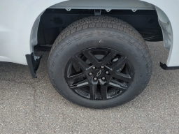 Chevrolet Silverado 1500 Custom 4WD Double Cab 147" 2026