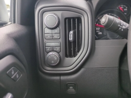 Chevrolet Silverado 1500 Custom 4WD Double Cab 147" 2026