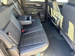 Chevrolet Silverado 1500 4WD Crew Cab 147" High Country 2026