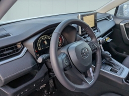 Toyota RAV4 XLE AWD (Natl) 2025