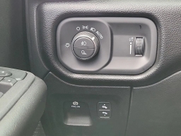 Ram 1500 Big Horn 4x2 Crew Cab 5'7" Box 2026