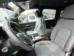 Ram 1500 Express 4x4 Crew Cab 5'7" Box 2026